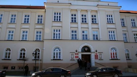 Lubelscy urzędnicy nie zobaczą w tym roku nagród. Trzeba pieniędzy na walkę z pandemią