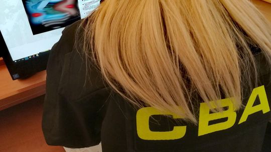 Lubelska CBA: Dyrektor instytutu przywłaszczył sprzęt ochronny i testy na COVID-19