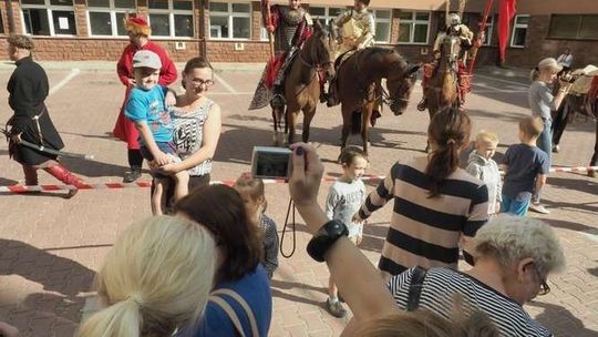 Lubelska Chorągiew Husarska w szpitalu dziecięcym (zdjęcia, wideo)
