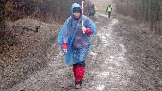 Lubelska Ekstremalna Droga Krzyżowa: W błocie i nocą do sanktuarium