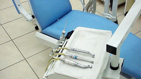 Lubelska Lista Płac: Ile zarabia stomatolog, ile recepcjonistka