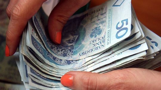 Lubelska Lista Płac: Prezes portu lotniczego zarabia 13 tys. zł, średnia to 2,5 tys. zł