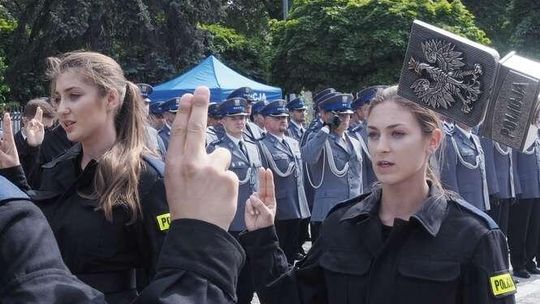 Lubelska policja ma nowych funkcjonariuszy. Złożyli ślubowanie [zdjęcia]