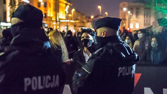 Lubelska policja podsumowuje rok. Mniej rozbojów, więcej włamań, a o Strajku Kobiet ani słowa