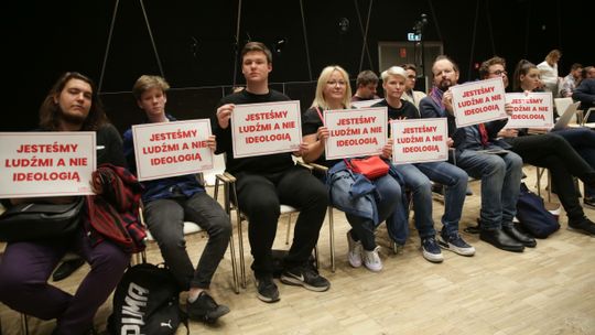 Lubelski sejmik wycofa się z uchwały anty-LGBT? Nawet w PSL "zdania są podzielone"