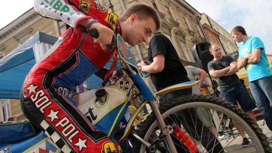 Lubelski żużel pod Ratuszem. Happening przed meczem (zdjęcia)
