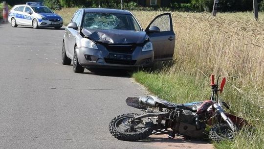 Lubelskie: 10-letni chłopiec na motocyklu crossowym wjechał pod samochód