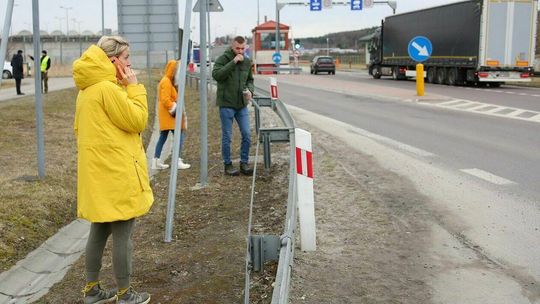 Lubelskie. 15 kilometrów przed granicą w korku utknęło dziecko pod respiratorem
