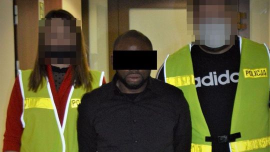 Lubelskie. 55-latka straciła ponad 100 tysięcy zł. "Kurier" z Nigerii aresztowany