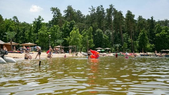 Lubelskie. Bardzo popularne kąpielisko zamknięte. Martwe szczeżuje