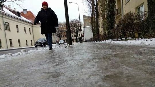 Lubelskie. Będzie bardzo ślisko i ma wiać
