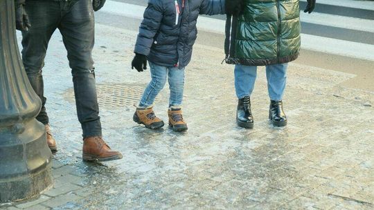Lubelskie: Będzie ślisko na chodnikach i na ulicach. IMGW ostrzega