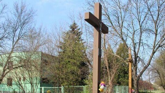 Lubelskie. Bezbożne oszustwo. 100 tys. złotych zostawione pod krzyżem
