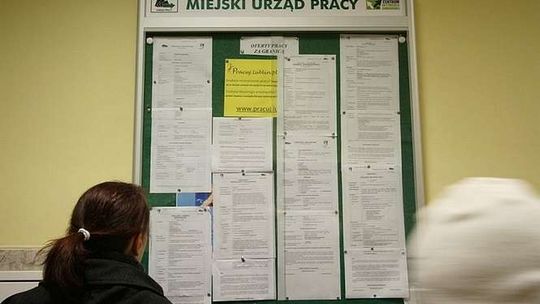 Lubelskie: Bezrobocie spadło. Poza jednym powiatem
