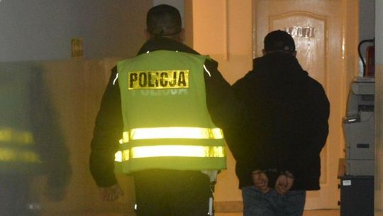 Lubelskie. Bili, kopali, okradli. Zatrzymany ojciec i syn