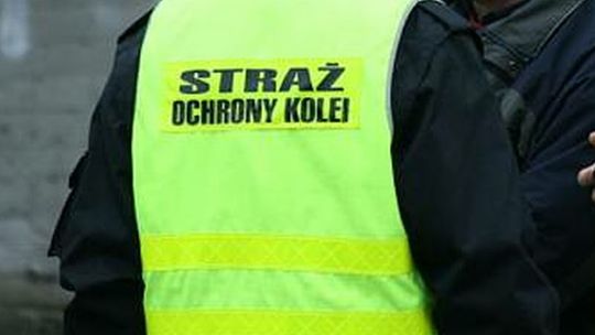 Lubelskie. Chciał skoczyć pod pociąg. Musieli skuć go kajdankami