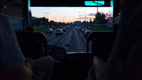 Lubelskie: Czekała rano na busa, ale kierowca się nie zatrzymał. "To niedorzeczne"