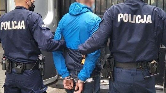 Lubelskie: Impreza na całego. Zdemolowany dom, wybite szyby i puste butelki