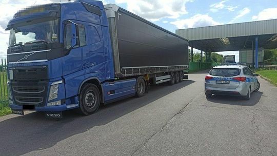 Lubelskie. Kilkadziesiąt ton na kołach, a w kabinie kierowca z 4 promilami