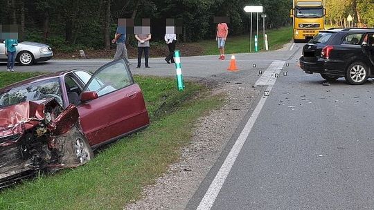 Lubelskie: Kolejny wypadek z udziałem trzech aut. Rannych pięć osób, droga zablokowana