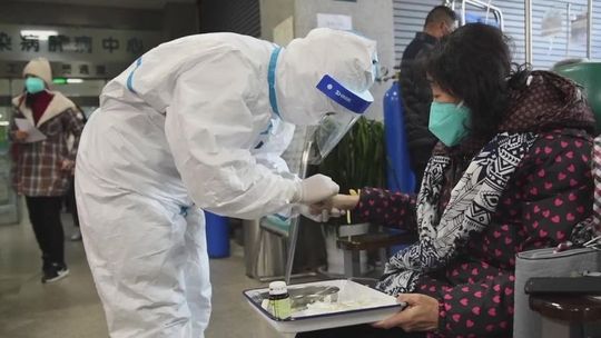 Lubelskie: Lecieli jednym samolotem z pasażerami wracającymi z Chin. Są pod obserwacją sanepidu