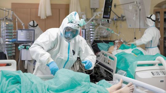 Lubelskie: Liczba chorych na COVID-19 rośnie, a liczba wykonywanych testów jest mała