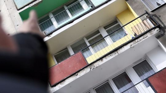 Lubelskie: Mąż strzelał żonie w okno