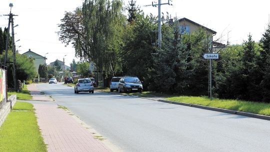 Lubelskie. Mieszkańcy osiedla domków proszą o pomoc. Mają dosyć szybkiej jazdy