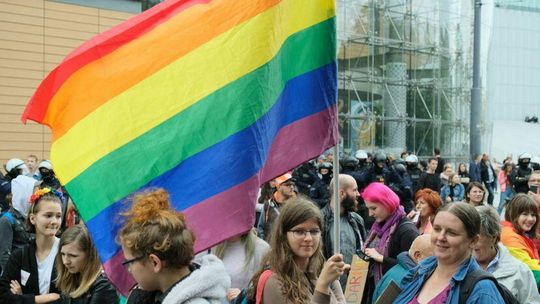 Lubelskie może stracić unijne pieniądze. Zrobią pół kroku do tyłu w sprawie "uchwały anty-LGBT"?