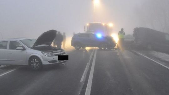 Lubelskie: Pięć rozbitych aut w jednym zdarzeniu drogowym