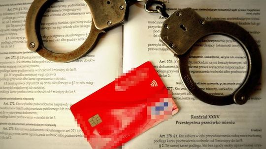 Lubelskie: Płacili za zakupy cudzą kartą. Wpadli w ręce policjantów