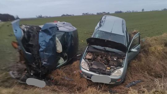 Lubelskie. Po wypadku forda i renault pięć osób w szpitalu. W tym dwoje dzieci