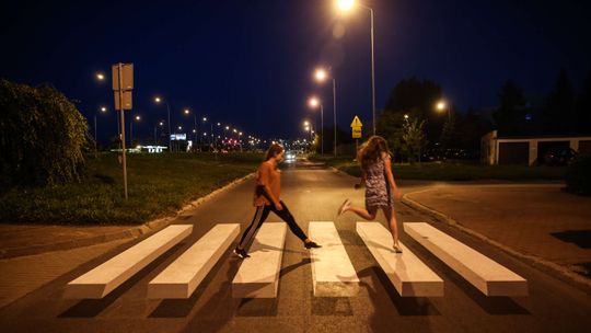 Lubelskie: Powstało nietypowe przejście dla pieszych. Kierowca widząc je odruchowo zwalnia