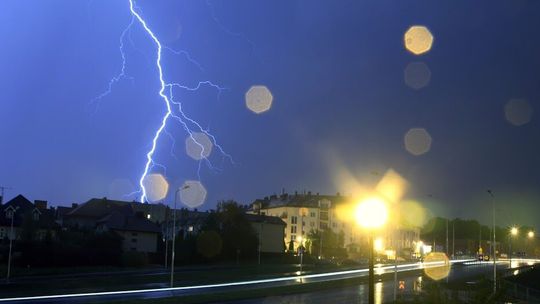Lubelskie. Pożar domu od uderzenia pioruna? Interwencje strażaków po burzach