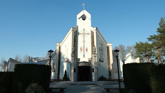 Lubelskie: Proboszcz chce jeździć kabrioletem i święcić pokarmy przy domach. Innego zdania jest kuria