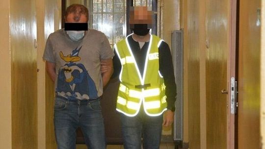 Lubelskie. Rzucił się z maczetą na policjantów. Odpowiedzieli paralizatorem