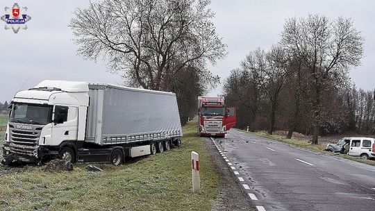 Lubelskie: Samochód osobowy zderzył się czołowo z ciężarówką