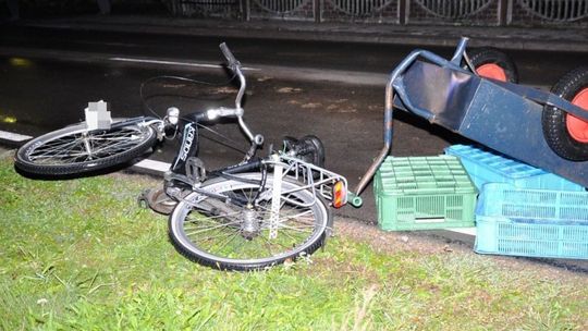 Lubelskie: Samochód potrącił rowerzystę, kierowca uciekł. Na miejscu została tablica rejestracyjna