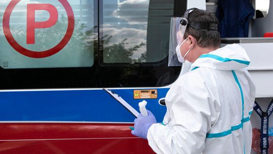 Lubelskie: Sanepid informuje o śmierci 37 osób. Najmłodsza miała 38 lat