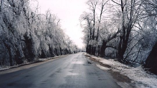 Lubelskie: Ślisko na drogach, w nocy możliwe zawieje śnieżne