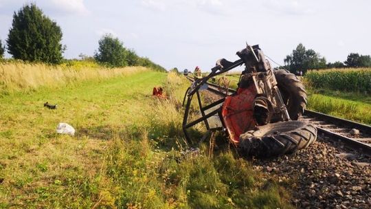 Lubelskie. Śmierć na przejeździe kolejowym. Traktor staranowany przez lokomotywę