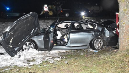 Lubelskie: Śmiertelny wypadek. 18-latek w BMW wjechał w ciągnik rolniczy