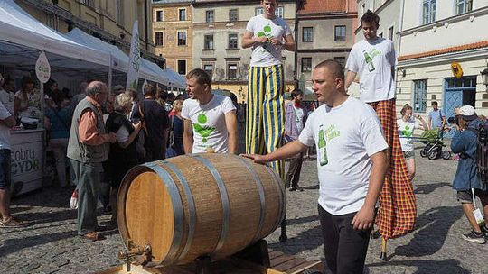 Lubelskie Święta Młodego Cydru: Można zobaczyć jak tłoczy się sok z jabłek