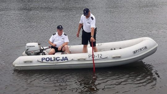 Lubelskie: Szukają 37-latka. Wszedł do wody i już nie wypłynął