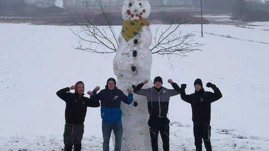 Lubelskie: Ulepili bałwana - giganta. Ma prawie 4 metry