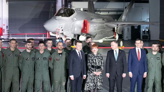 Lubelskie: Umowa na zakup samolotów F-35 podpisana. Polska kupi 32 takie myśliwce [zdjęcia]