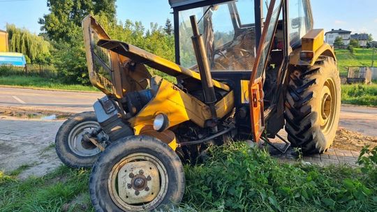 Lubelskie. Ursus niemal rozpadł się na pół po zderzeniu z oplem