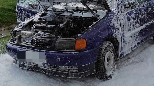 Lubelskie. Volkswagen spłonął na S12, a kierowca stanie przed sądem