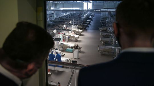 Lubelskie w najlepszej sytuacji w kraju. Ale w szpitalu tymczasowym i tak szykują więcej łóżek