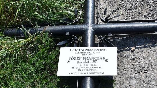 Lubelskie: Wandale zniszczyli krzyż upamiętniający ostatniego żołnierza wyklętego